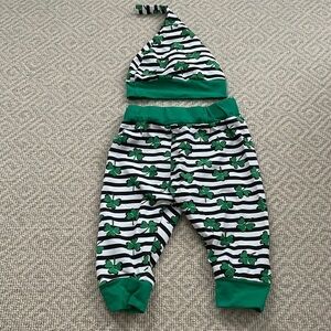 St Patrick’s Day Clover Print Hat and Pants 3-6 M